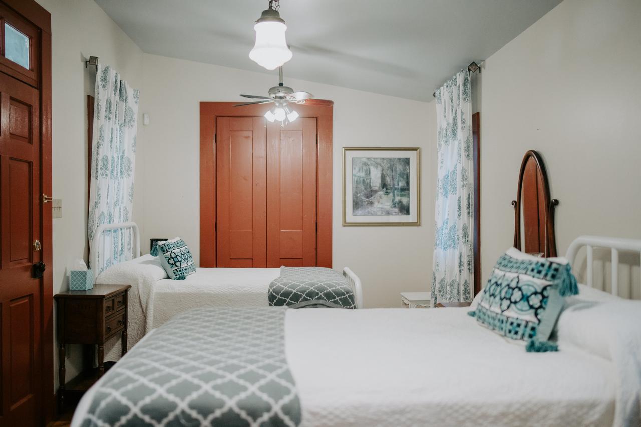 Maison Mouton Bed & Breakfast Lafayette Exterior photo