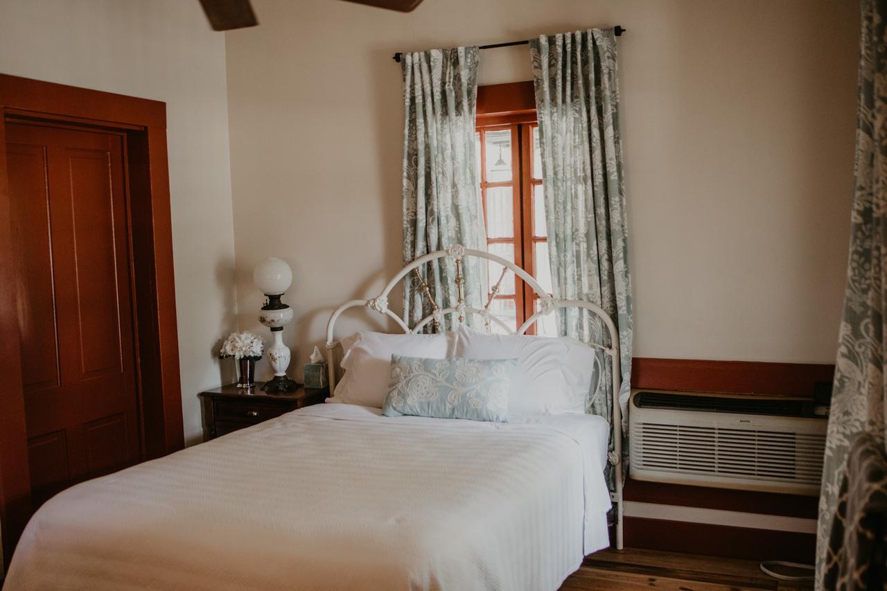 Maison Mouton Bed & Breakfast Lafayette Exterior photo
