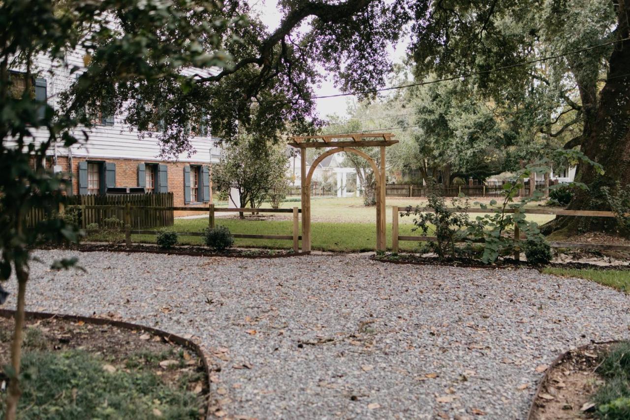 Maison Mouton Bed & Breakfast Lafayette Exterior photo